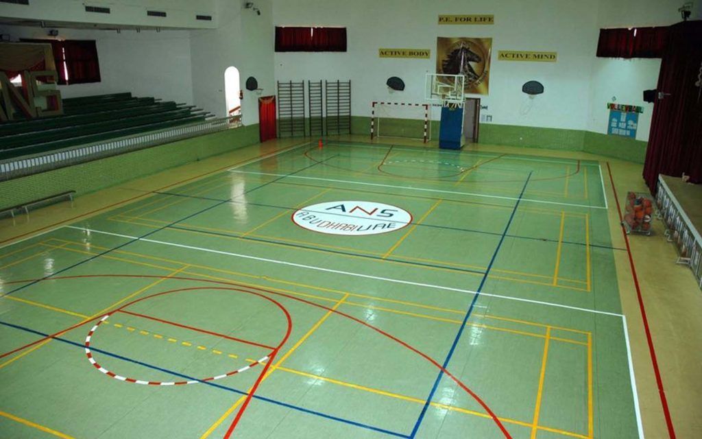 صالة رياضية داخلية