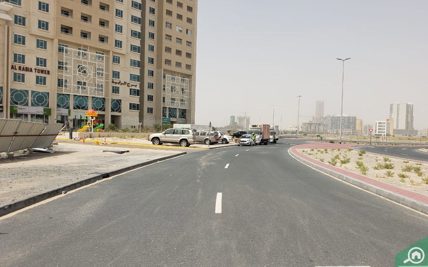 Rough parking outside Al Rabia Tower