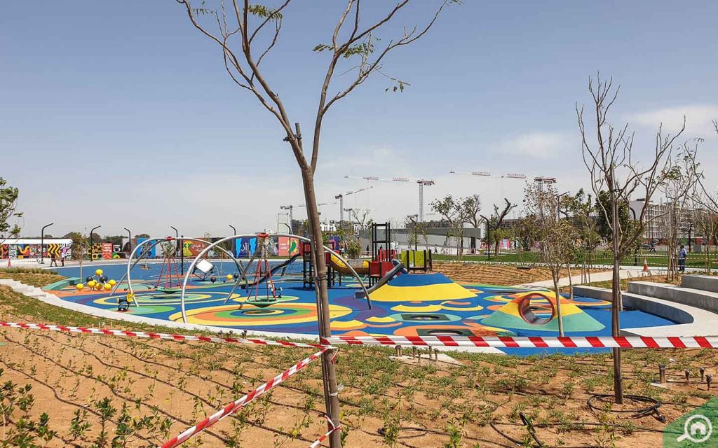 ملعب للأطفال في الجادة 