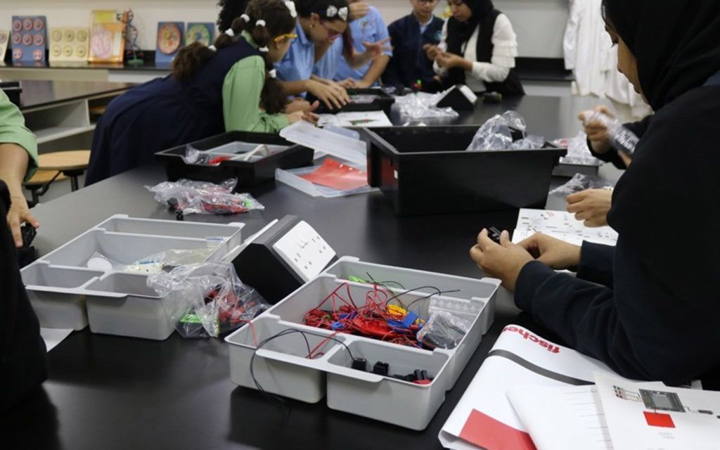 مختبر روبوتات