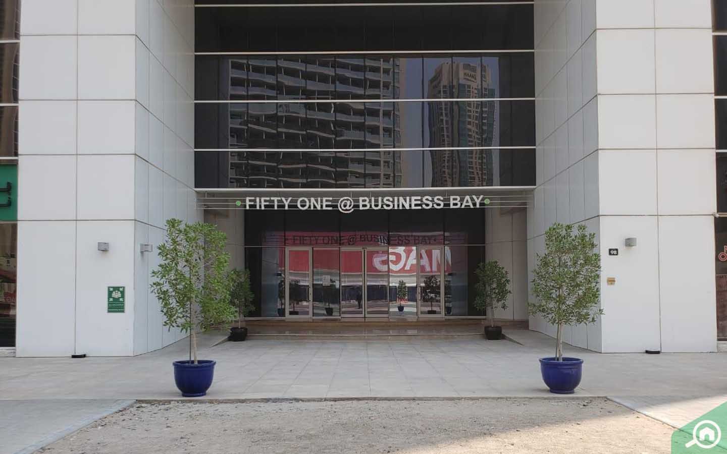 مدخل برج 51@الخليج التجاري