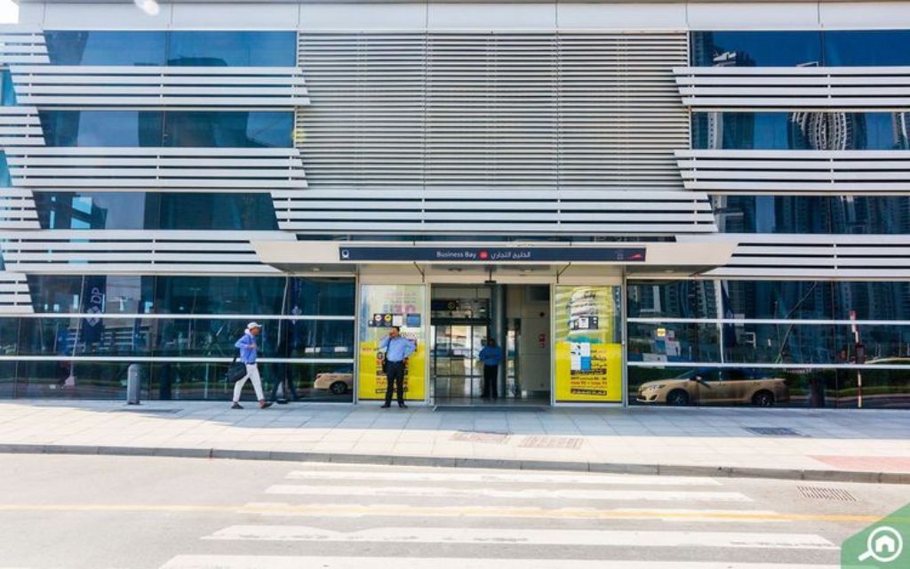 محطة مترو الخليج التجاري في دبي