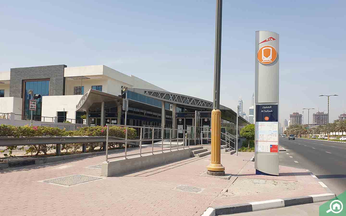 Al Sufouh Tram Station and bus stop