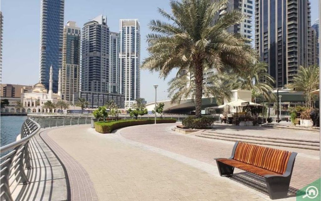 إطلالة البرج