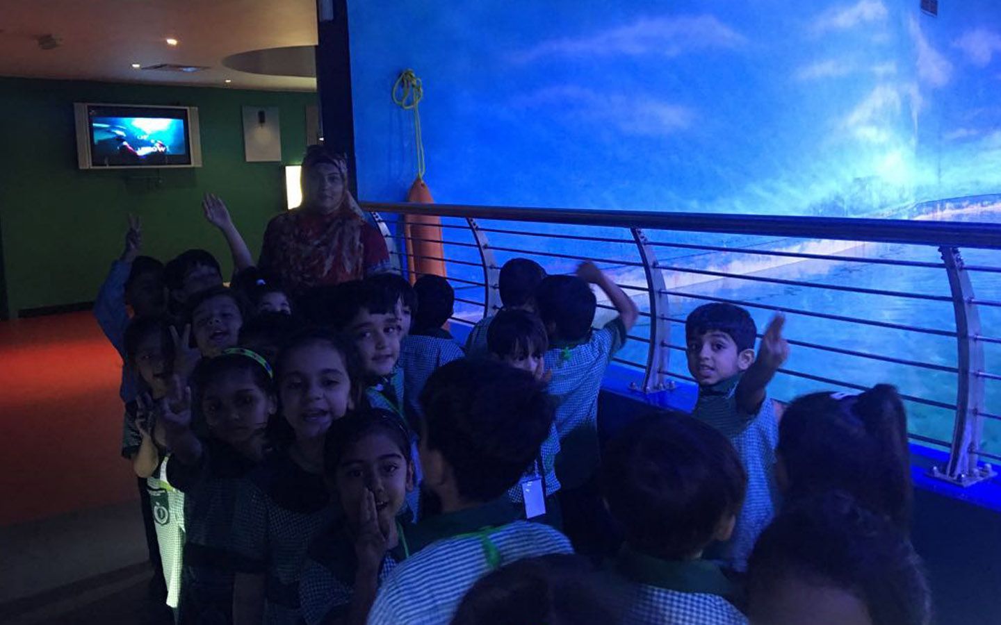 Field trip for H.H. Shaikh Rashid Al Maktoum Pakistani School's students to Sharjah Aquarium 