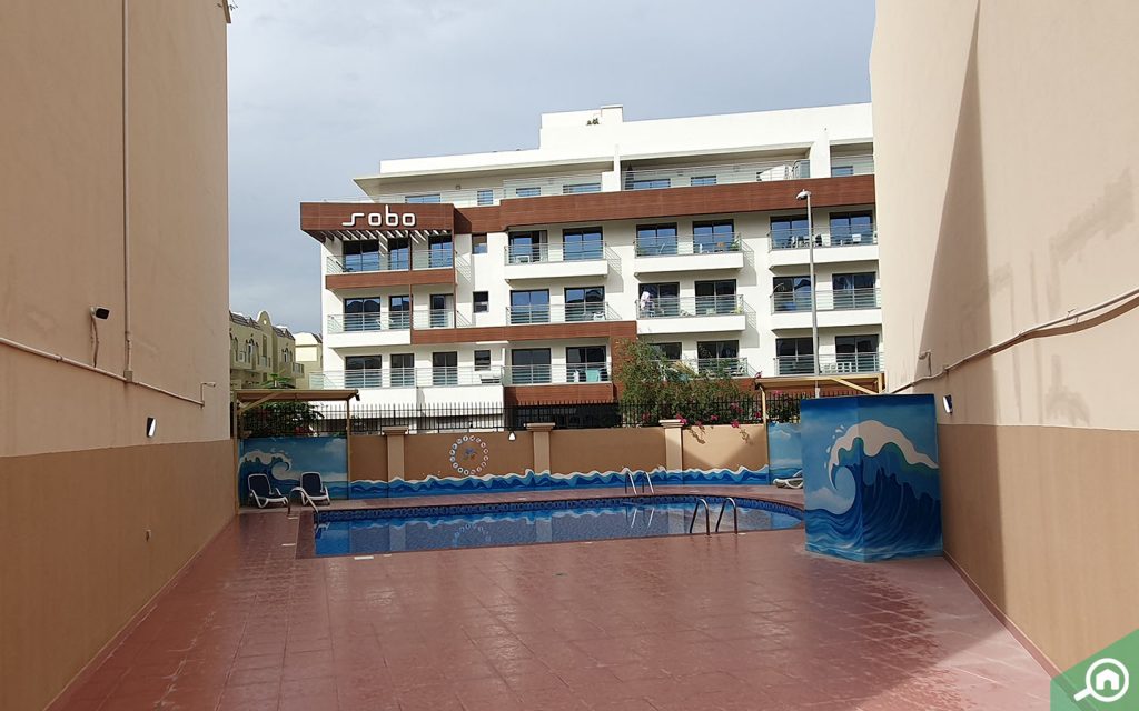 بركة سباحة في مجمع ملبيري