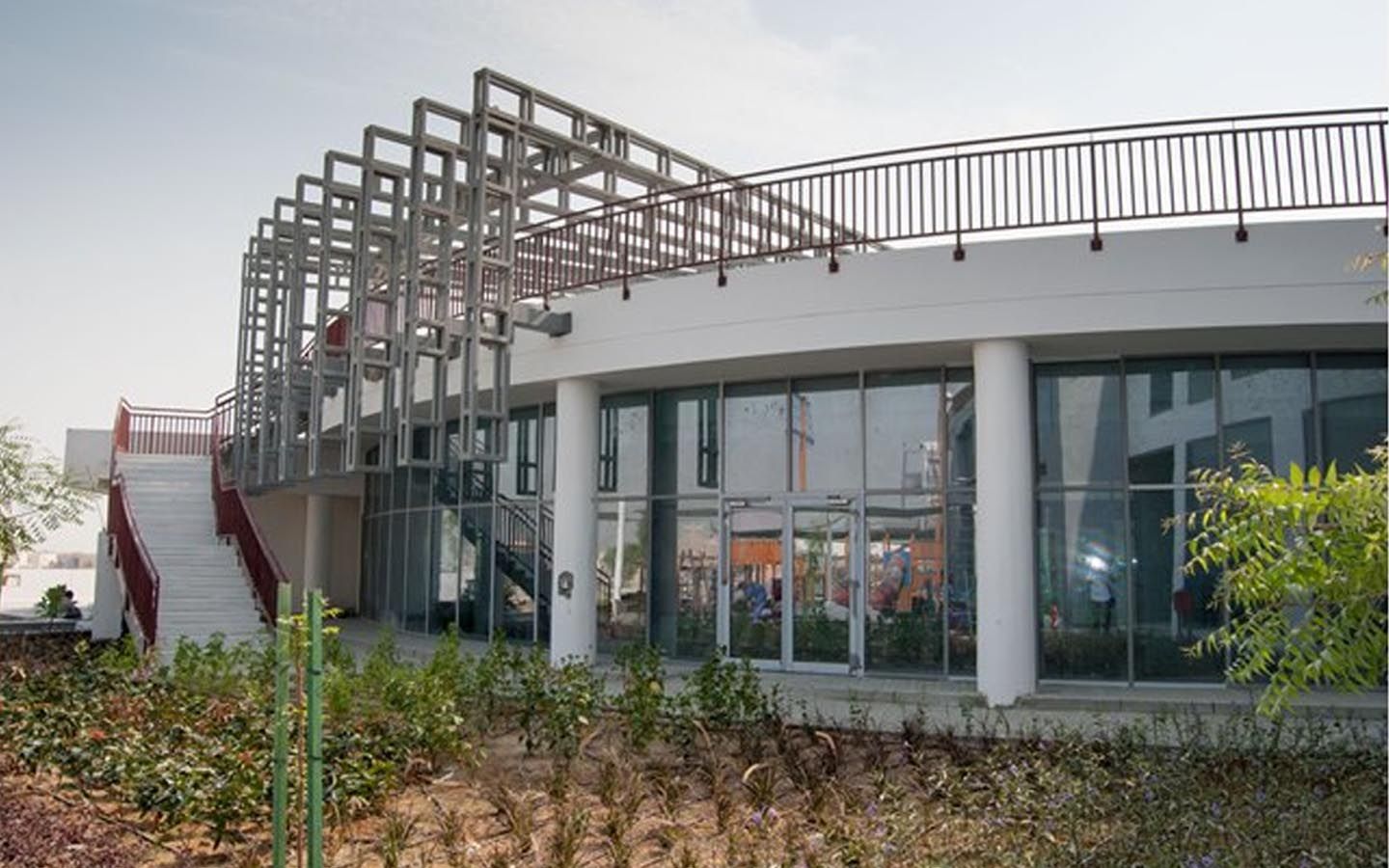 مبنى في المدرسة