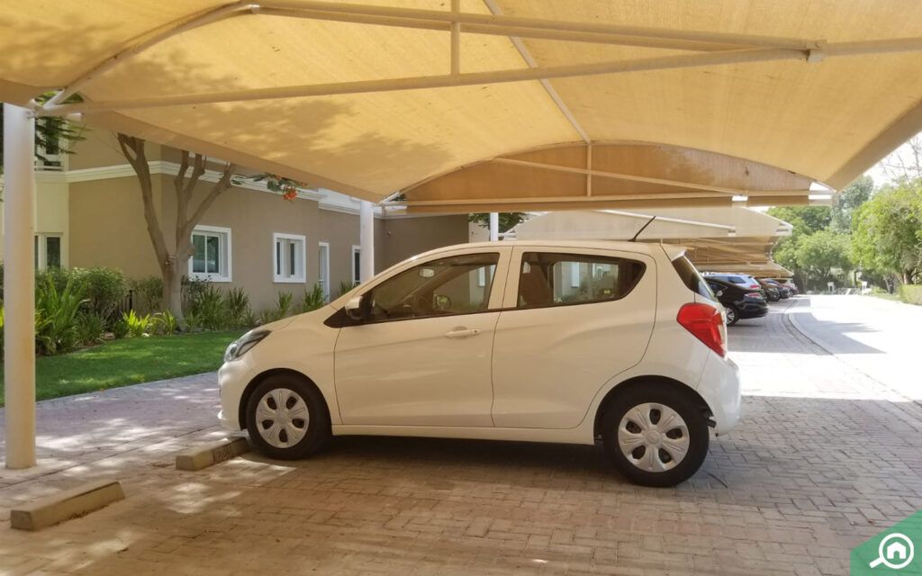 مواقف سيارات