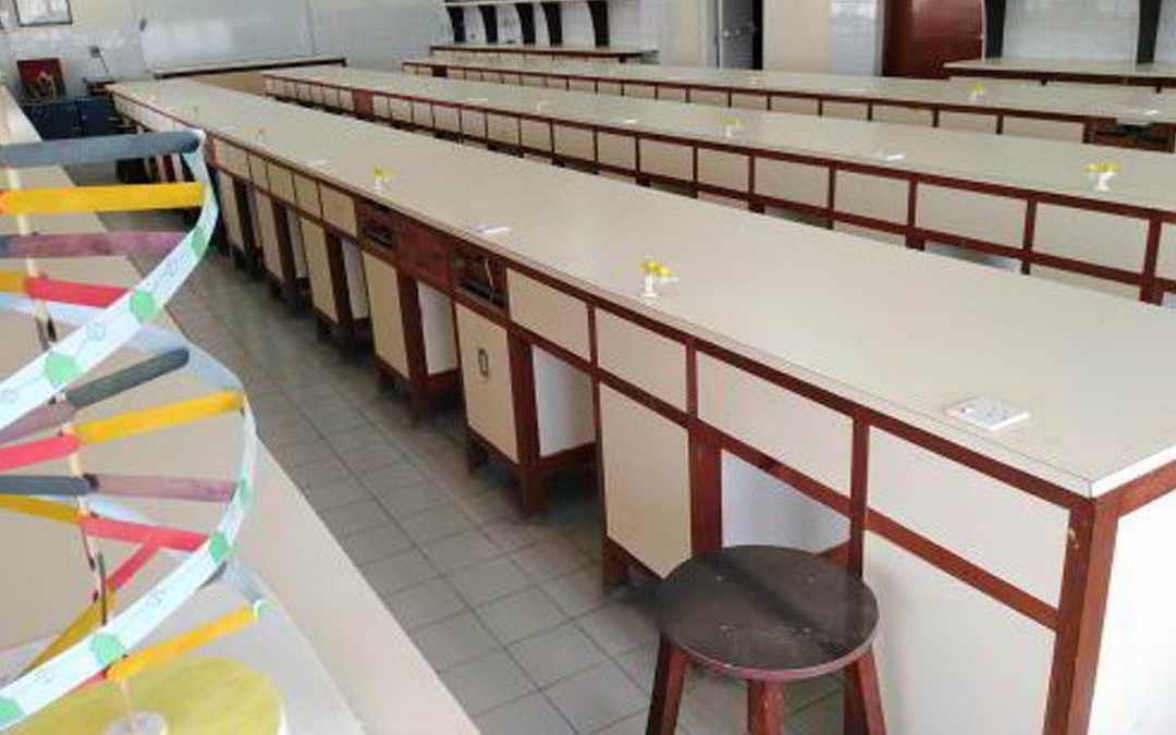 مختبر العلوم في الحرم المدرسي