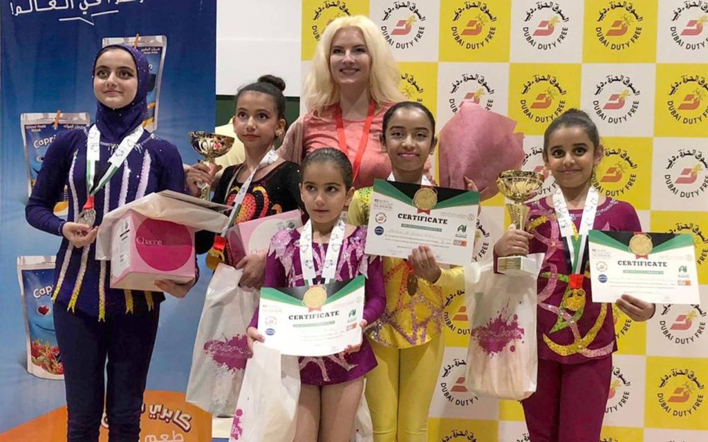 مشاركة طالبات المدرسة في الأنشطة الخارجية