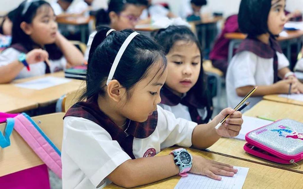 طلبة في الصف الدراسي