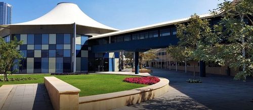 مدرسة فيكتوريا الدولية بالشارقة